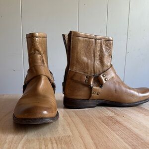 FRYE AND CO. Brown Leather Buckle Boots